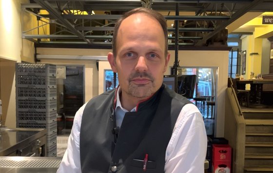 Bild Chef vum Deens ...
